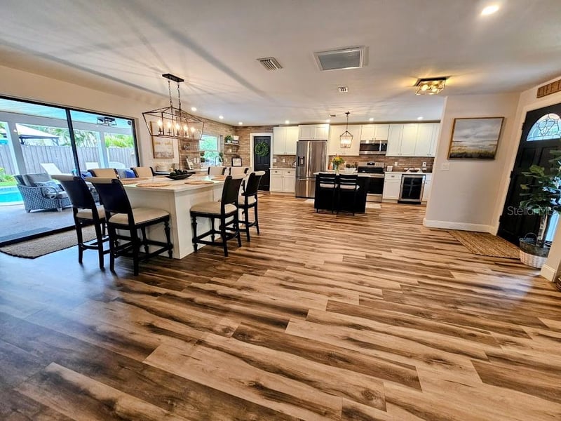 2186 Oak Grove Dr, Clearwater, FL 33764