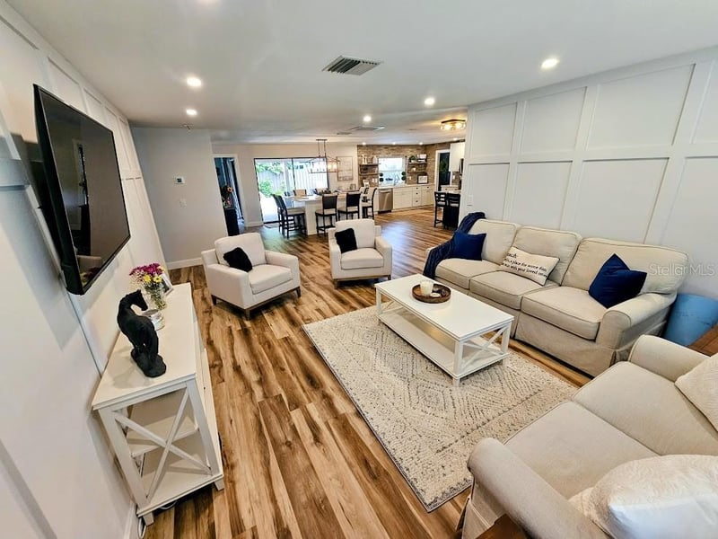 2186 Oak Grove Dr, Clearwater, FL 33764