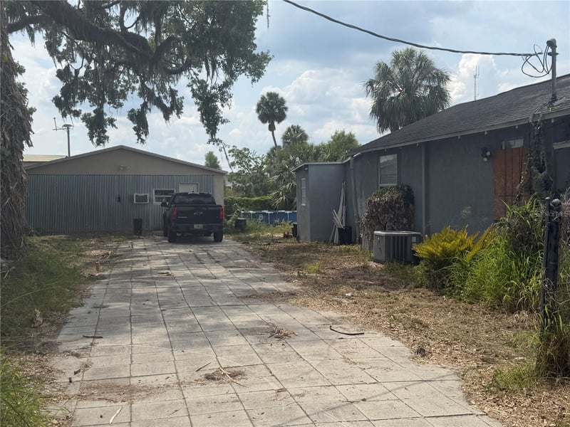 305 Pennsylvania Ave, Plant City, FL 33563