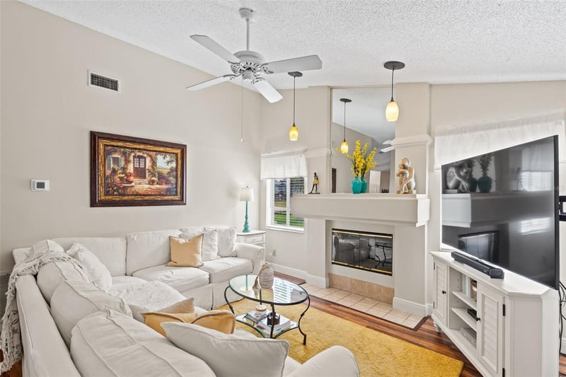 2739 Horseshoe Dr, Plant City, FL 33566