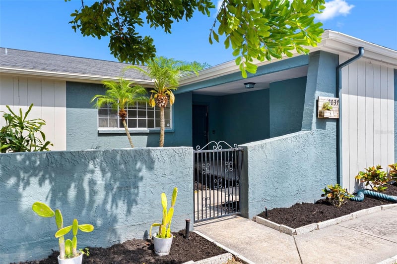 2037 Citrus Hill Ln, Palm Harbor, FL 34683