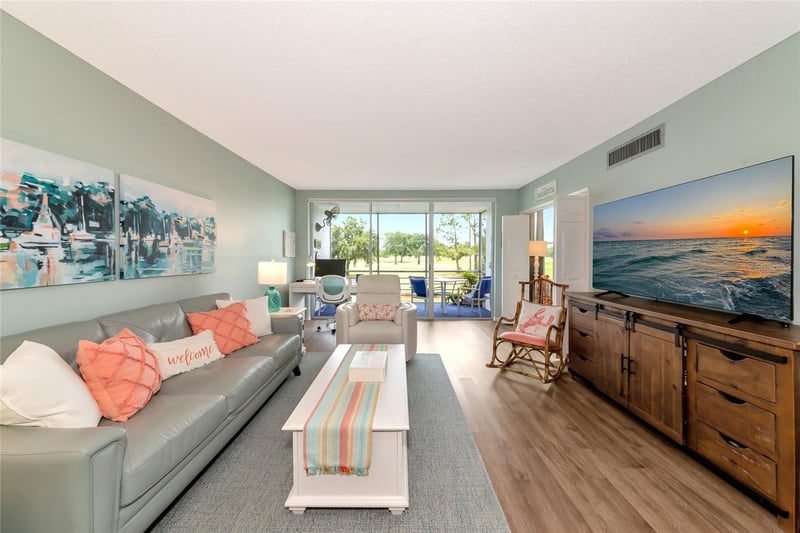 7461 Country Club Dr #203, Sarasota, FL 34243