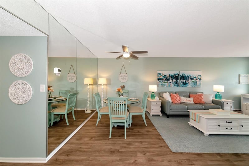 7461 Country Club Dr #203, Sarasota, FL 34243