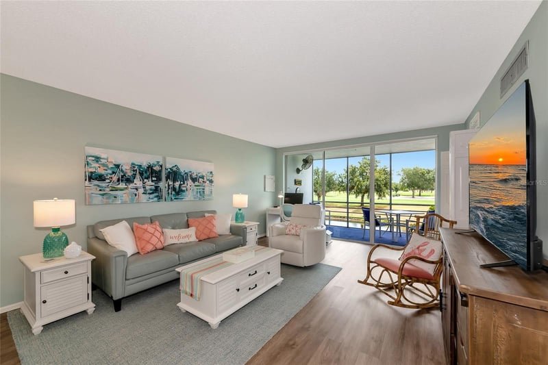 7461 Country Club Dr #203, Sarasota, FL 34243