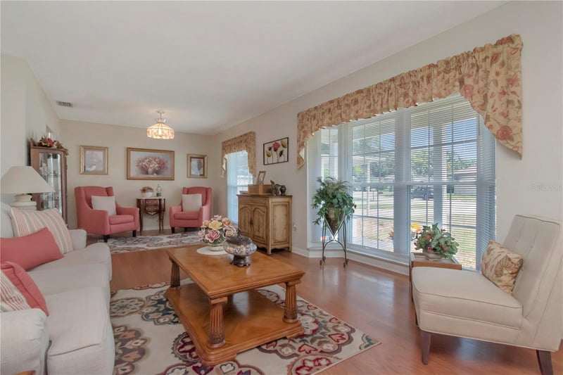18318 Dolly Brook Ln, Lutz, FL 33549