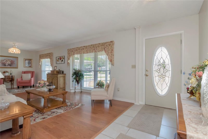18318 Dolly Brook Ln, Lutz, FL 33549