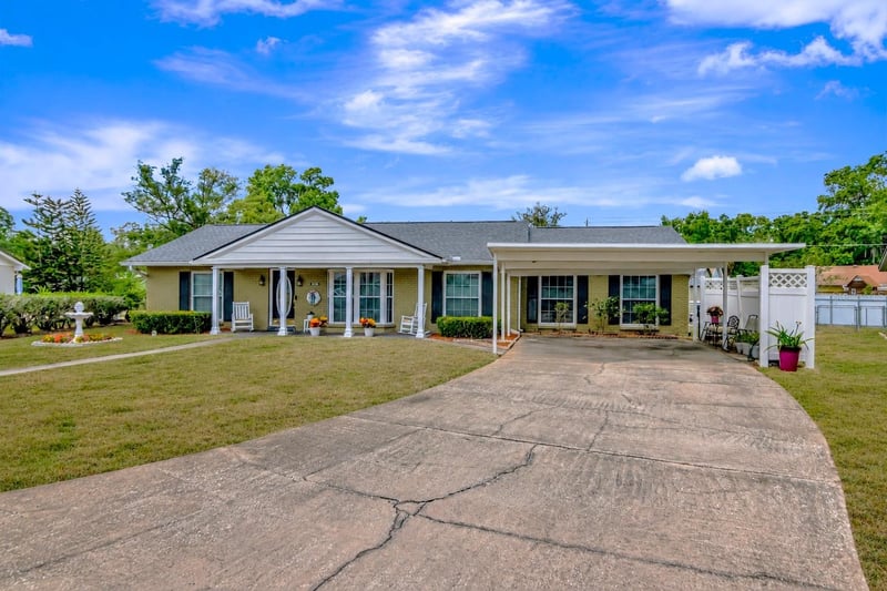 18318 Dolly Brook Ln, Lutz, FL 33549