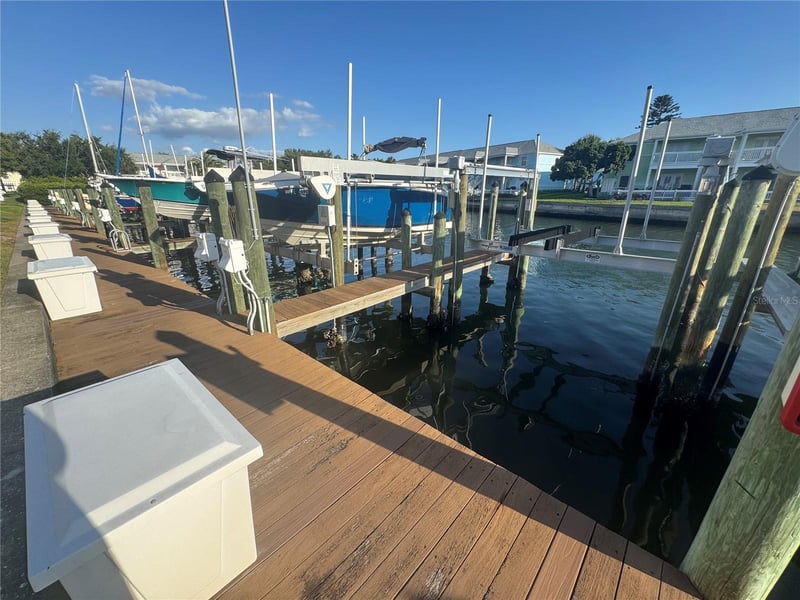 33ss Starfish Dr #33SS, St Petersburg, FL 33705