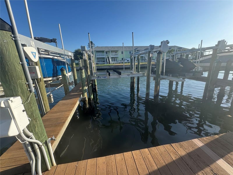 33ss Starfish Dr #33SS, St Petersburg, FL 33705