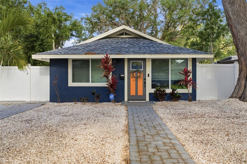 2111 42nd St, St Petersburg, FL 33711