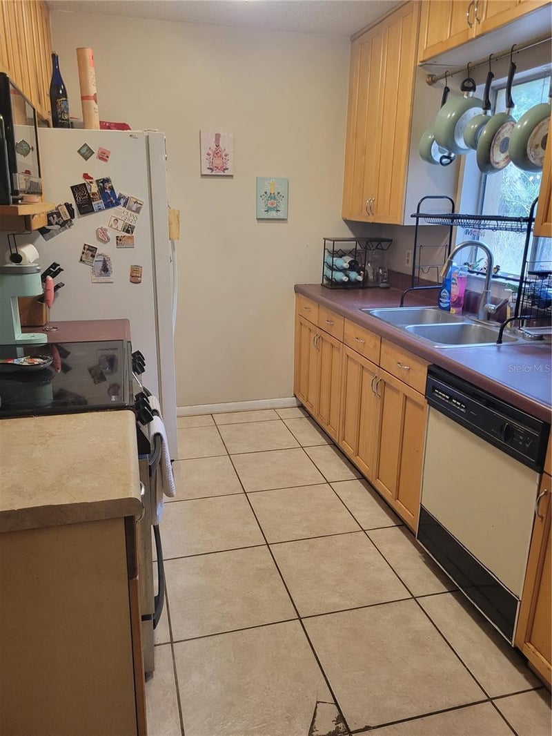 9321 91st St, Seminole, FL 33777