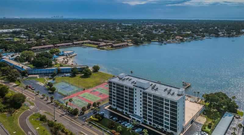 7100 Sunshine Skyway Ln #203, St Petersburg, FL 33711