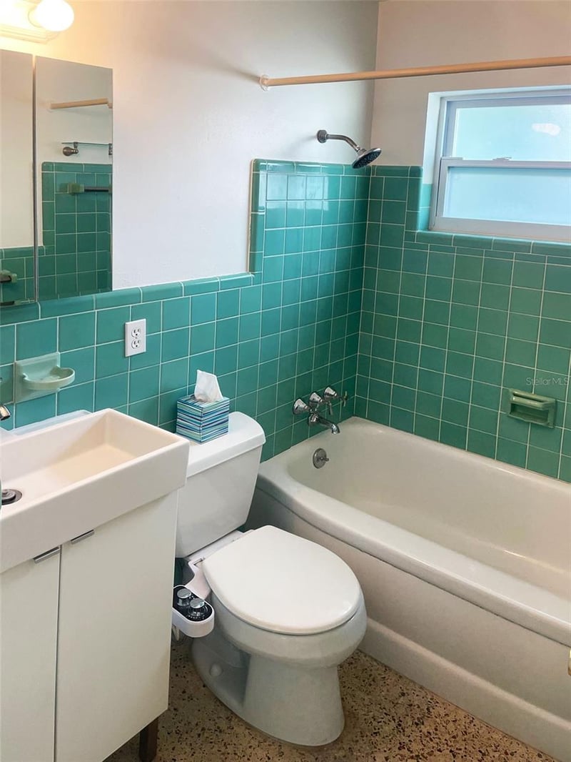 661 63rd Ave, St Petersburg, FL 33705
