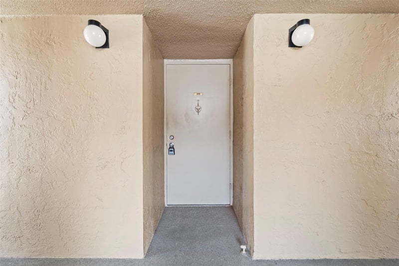 2617 Cove Cay Dr #206, Clearwater, FL 33760