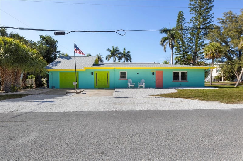 204 29th St, Holmes Beach, FL 34217