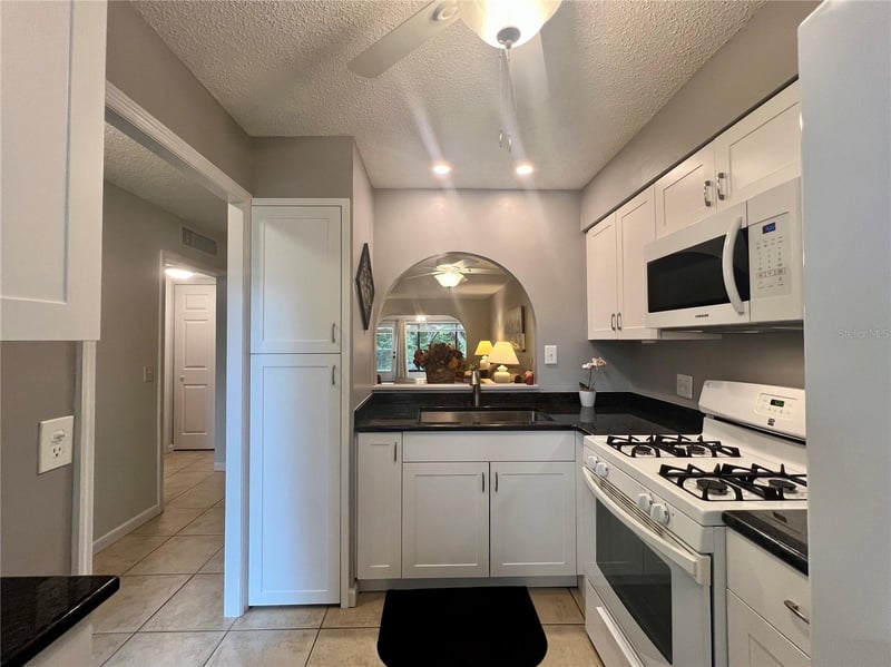 1349 Mission Cir #48-F, Clearwater, FL 33759