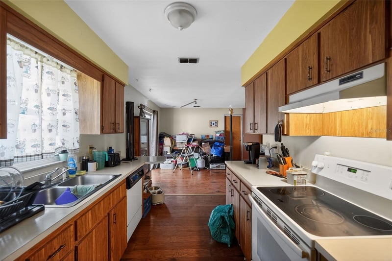 7322 Landover Dr, Zephyrhills, FL 33540