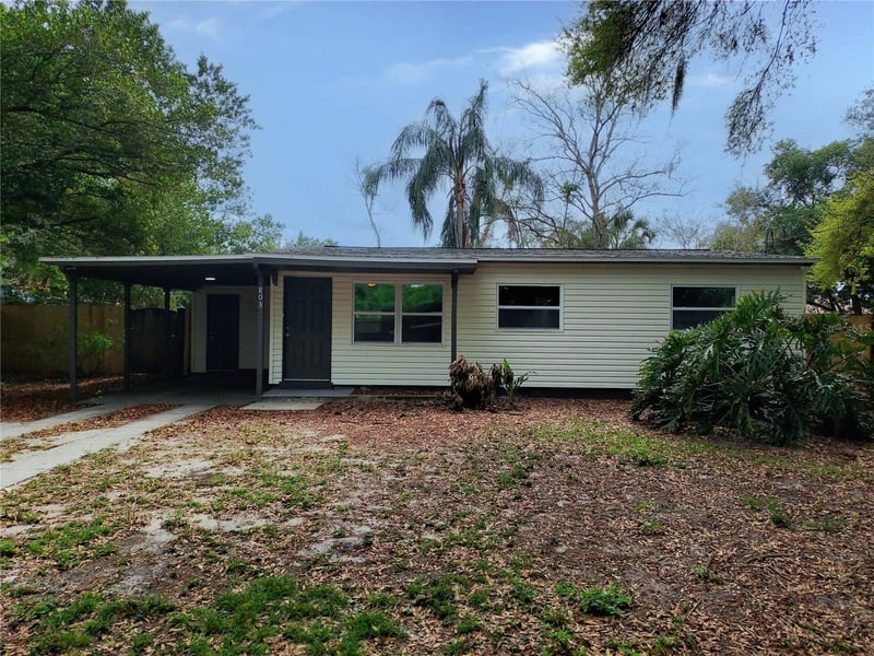 803 Valencia Rd, Plant City, FL 33563