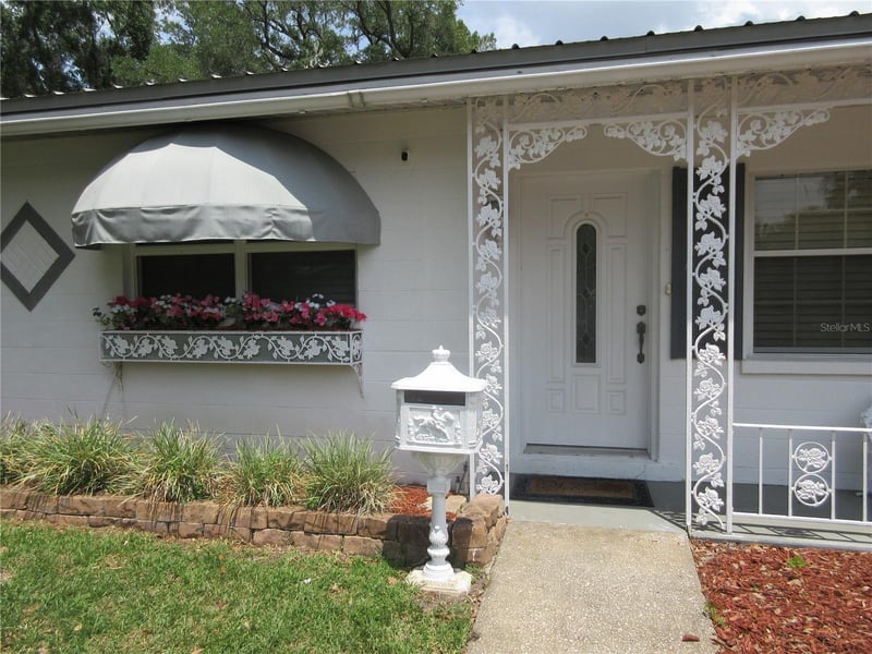 902 Crystal Ter, Plant City, FL 33563