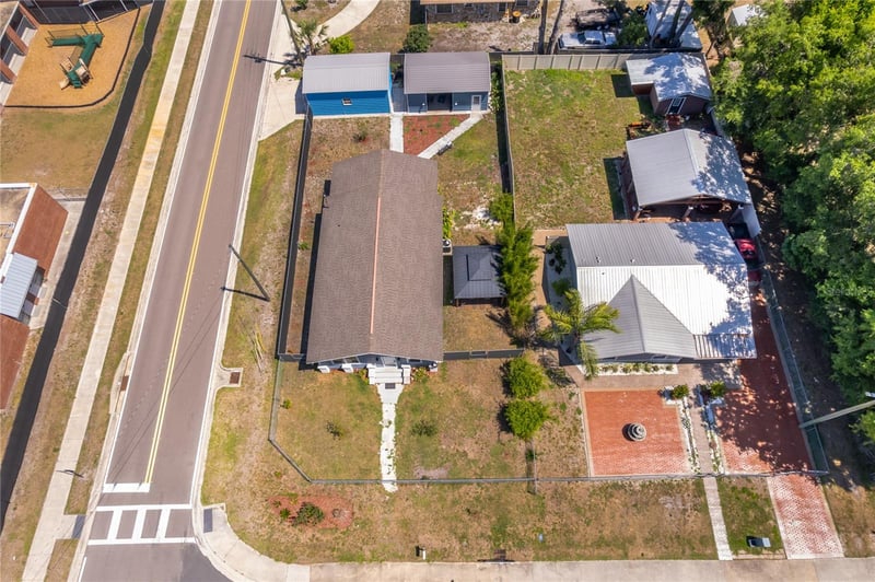 702 Gilchrist St, Plant City, FL 33563
