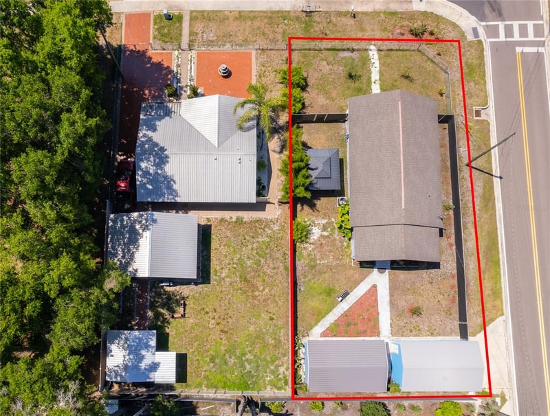 702 Gilchrist St, Plant City, FL 33563