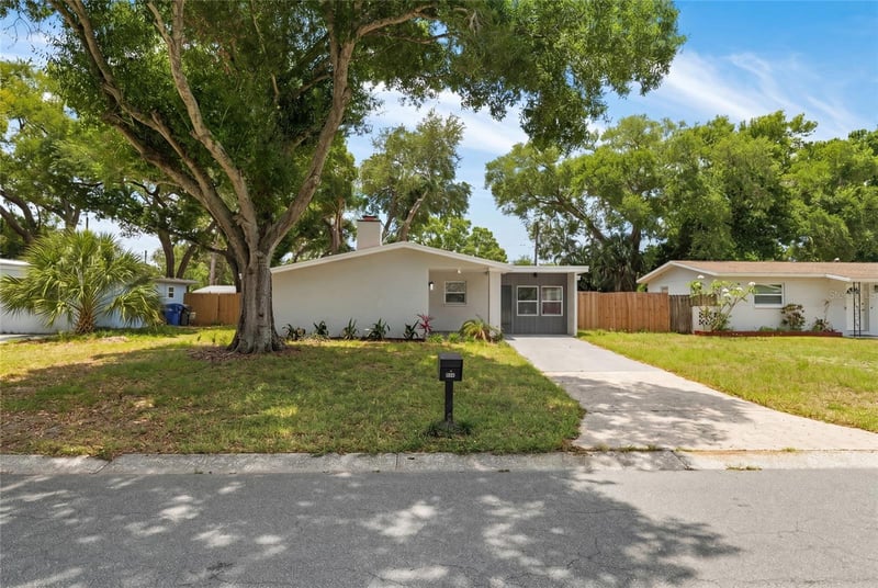 2952 Webley Dr, Largo, FL 33771