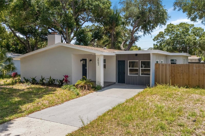 2952 Webley Dr, Largo, FL 33771