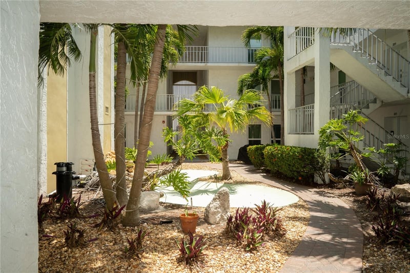 661 Poinsettia Ave #108, Clearwater Beach, FL 33767