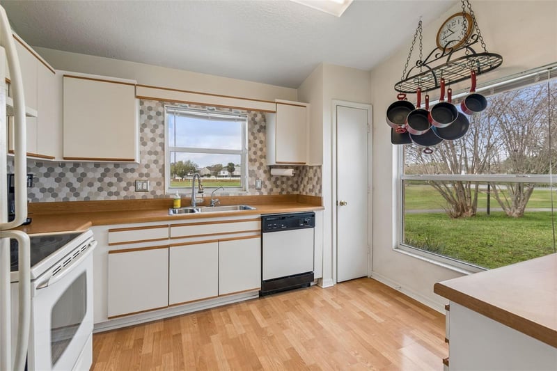 11223 Bramblebrush St, Tampa, FL 33624