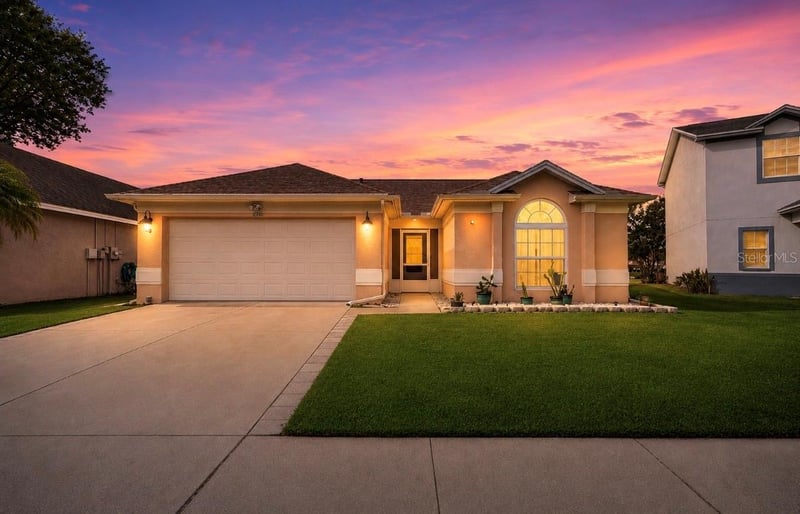 11223 Bramblebrush St, Tampa, FL 33624