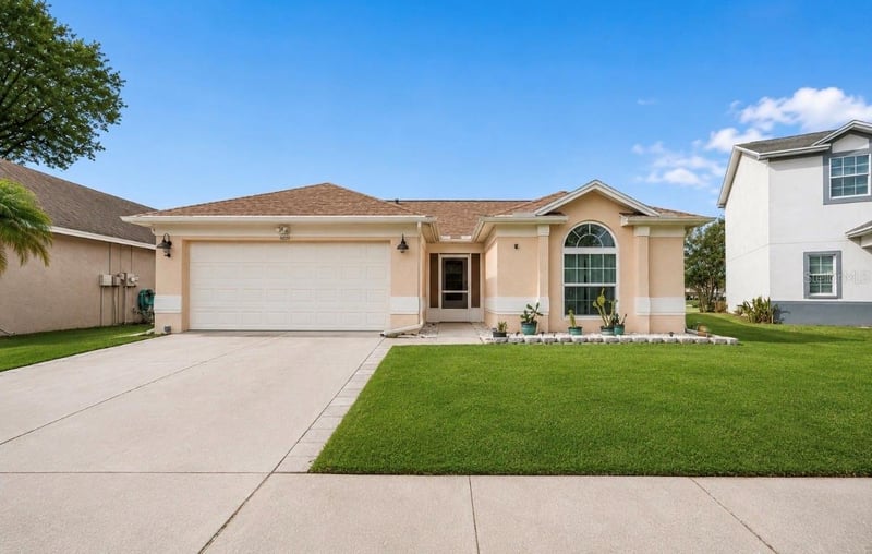 11223 Bramblebrush St, Tampa, FL 33624