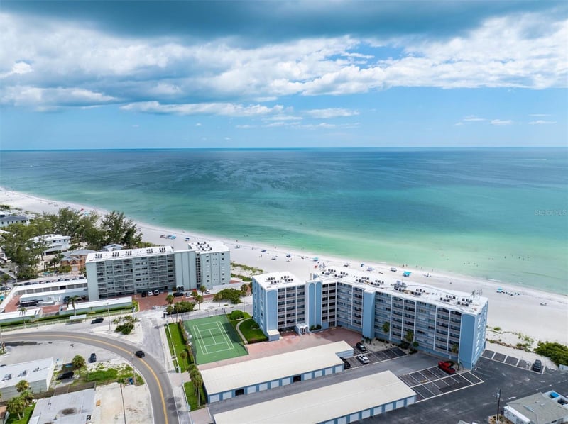 5300 Gulf Dr #204, Holmes Beach, FL 34217