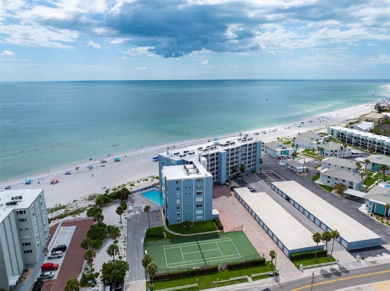 5300 Gulf Dr #204, Holmes Beach, FL 34217