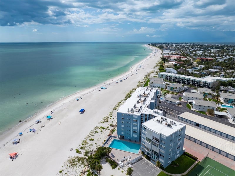 5300 Gulf Dr #204, Holmes Beach, FL 34217