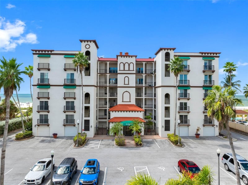 200 121st Ave #104, Treasure Island, FL 33706