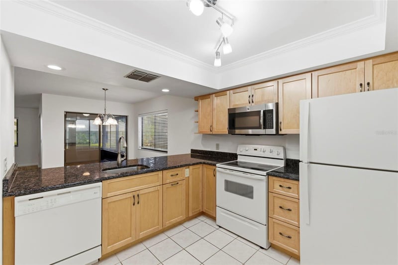 2733 Countryside Blvd #108, Clearwater, FL 33761