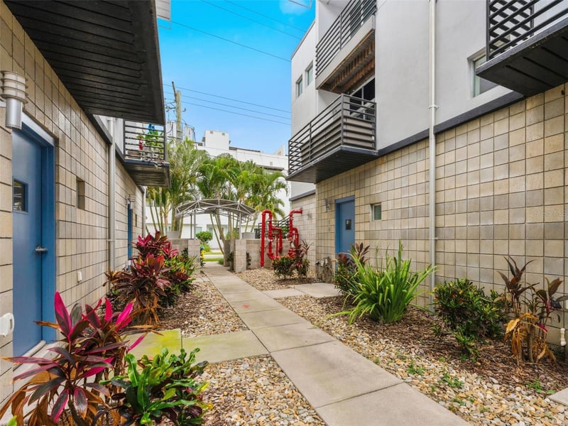 5008 Macdill Ave #16, Tampa, FL 33611