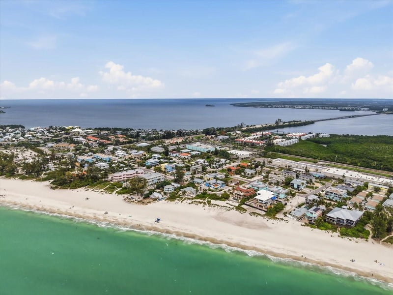 3705 Bay Dr #117, Holmes Beach, FL 34217