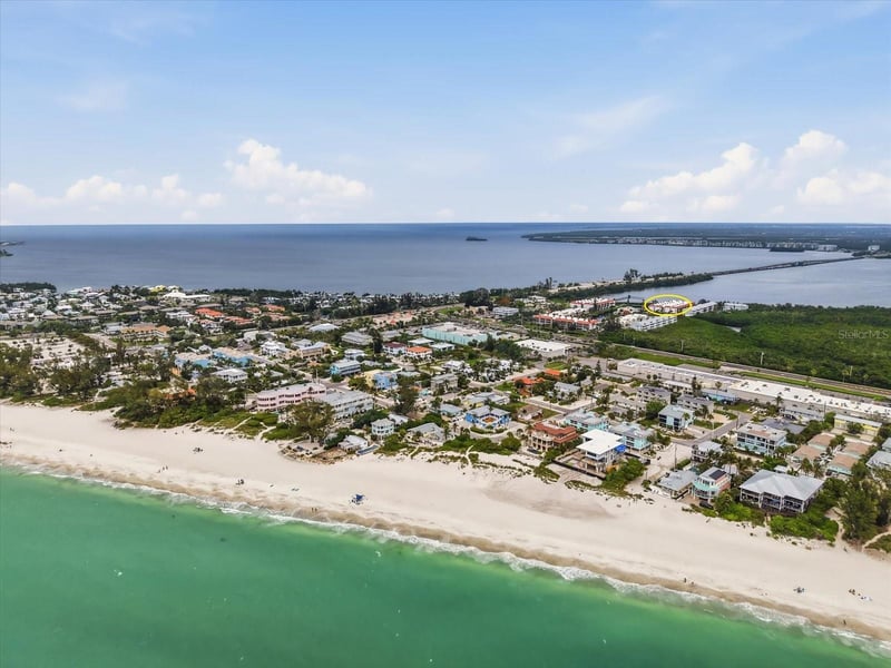 3705 Bay Dr #117, Holmes Beach, FL 34217