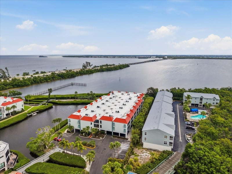 3705 Bay Dr #117, Holmes Beach, FL 34217