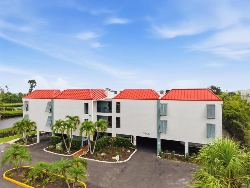 3705 Bay Dr #117, Holmes Beach, FL 34217