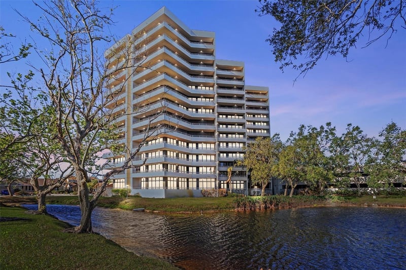 5950 Pelican Bay Pz #PH2C, Gulfport, FL 33707