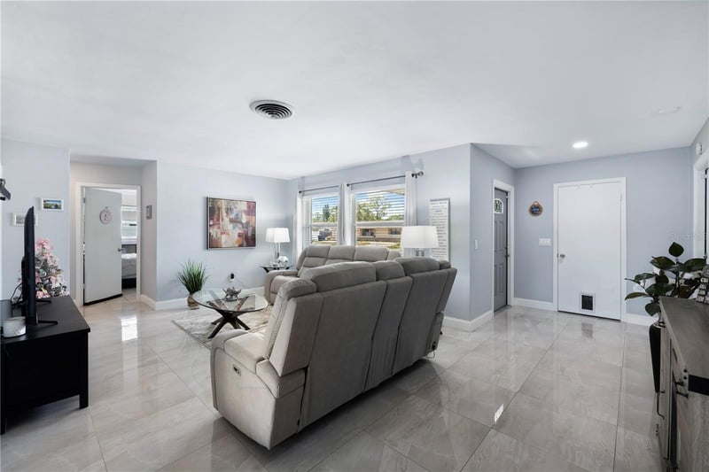 1930 74th Ave, St Petersburg, FL 33702