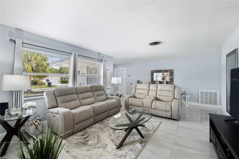 1930 74th Ave, St Petersburg, FL 33702