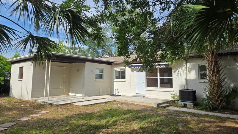 10206 Oakleaf Ave, Tampa, FL 33612