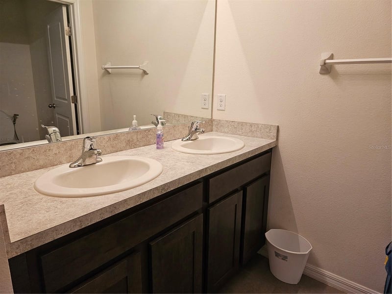 9628 Troncais Cir, Thonotosassa, FL 33592