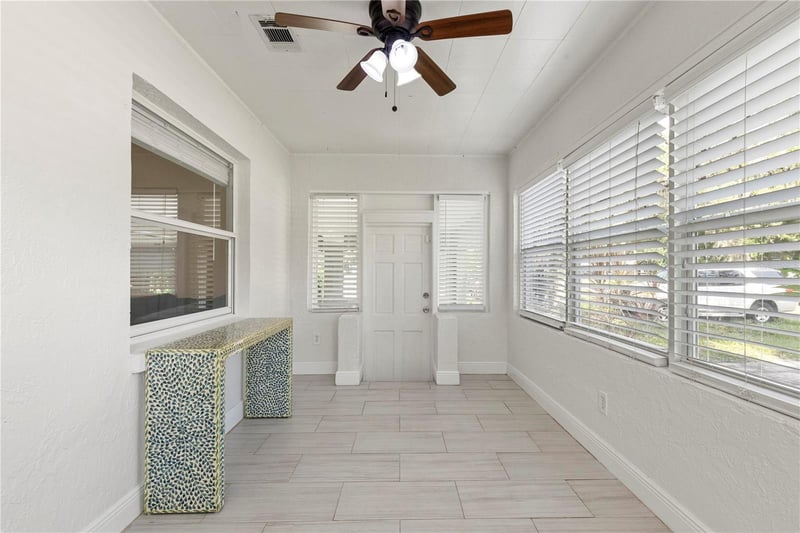 2013 Henry Ave, Tampa, FL 33610