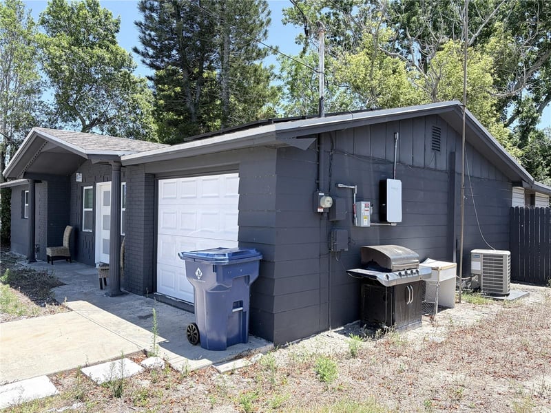 3818 Moog Rd, Holiday, FL 34691