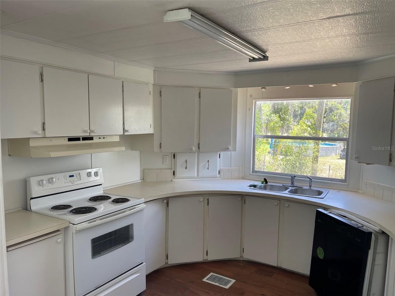 16329 Caldwell Ln, Spring Hill, FL 34610