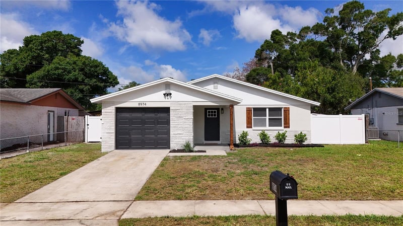 8974 91st St, Seminole, FL 33777